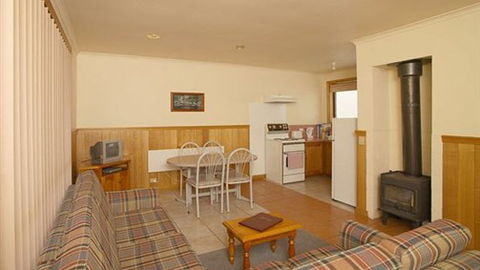 Apollo Bay Backpackers Lodge - Tourism Gold Coast 4
