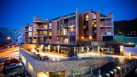 QT Falls Creek Resort - Tourism Gold Coast 0