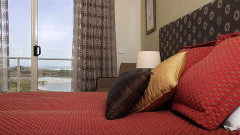 Lady Bay Resort - Tourism Gold Coast 0