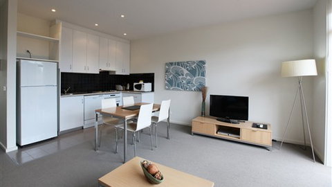 Lady Bay Resort - Tourism Gold Coast 3