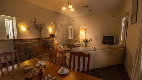 Benson House And Benson Lodge - Tourism Gold Coast 0