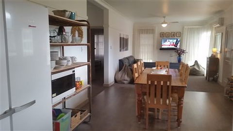 Lakeside Vista Holiday House - Tourism Gold Coast 0