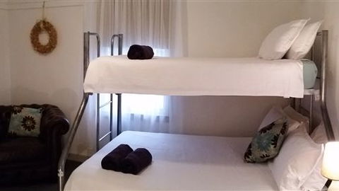 Lakeside Vista Holiday House - Tourism Gold Coast 3
