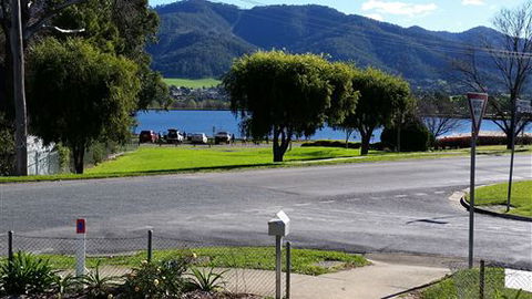 Lakeside Vista Holiday House - Tourism Gold Coast 7