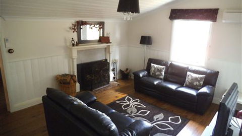 Goldfields Cottage - Tourism Gold Coast 7