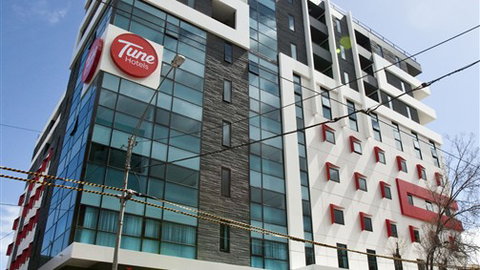 Tune Hotel Melbourne - Tourism Gold Coast 0