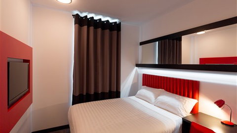 Tune Hotel Melbourne - Tourism Gold Coast 3