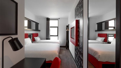 Tune Hotel Melbourne - Tourism Gold Coast 6