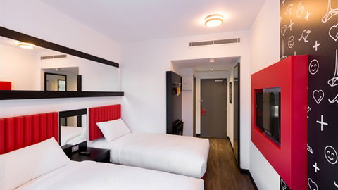 Tune Hotel Melbourne - Tourism Gold Coast 4