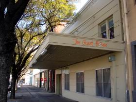 Backpack Oz And The Guest House - Tourism Gold Coast 3