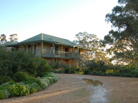 Lindsay House - Tourism Gold Coast 0