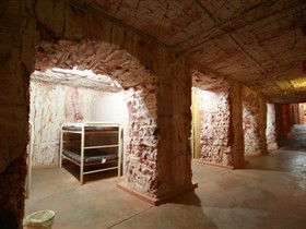 Radeka Downunder Underground Motel And Backpacker Inn - Tourism Gold Coast 3