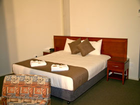Strathalbyn SA Tourism Gold Coast