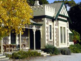 The Lodge Country House - Tourism Gold Coast 1