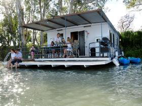 The Murray Dream Self Contained Moored Houseboat - Tourism Gold Coast 0