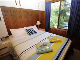 The Murray Dream Self Contained Moored Houseboat - Tourism Gold Coast 3