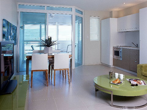 201 Lake Street - Tourism Gold Coast 0