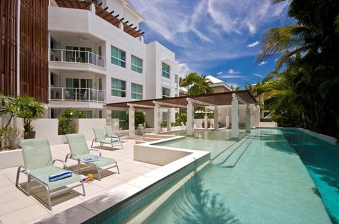 201 Lake Street - Tourism Gold Coast 1