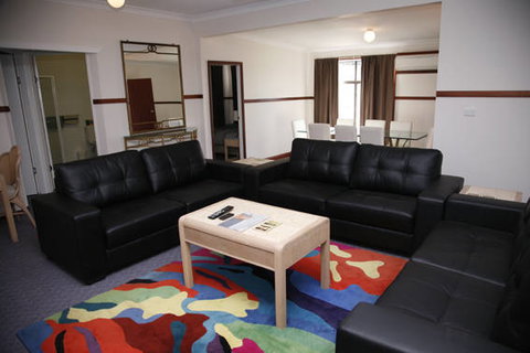 Across Country Motor Inn - Tourism Gold Coast 2