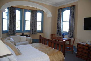 Airlie House Motor Inn - Tourism Gold Coast 1