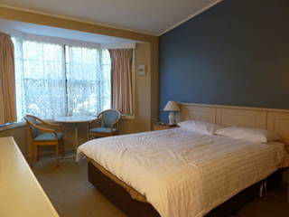 Airlie House Motor Inn - Tourism Gold Coast 0