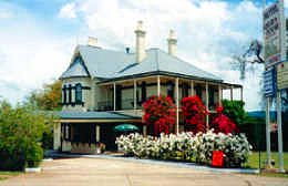 Airlie House Motor Inn - Tourism Gold Coast 2