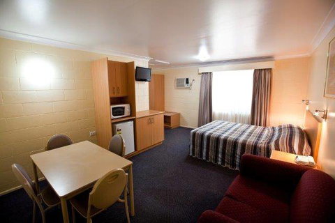 All Seasons Motor Lodge - Tourism Gold Coast 1