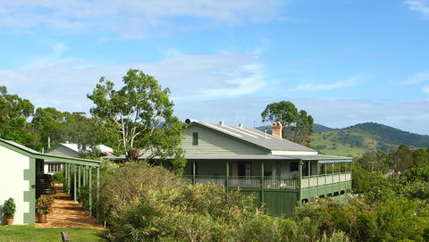 Amamoor Lodge - Tourism Gold Coast 3