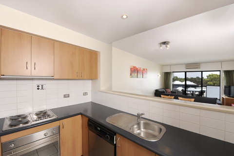 Assured Ascot Quays Apartment Hotel - Tourism Gold Coast 2
