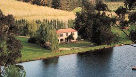 Adelaide Hills Country Cottages - Apple Tree Cottage - Tourism Gold Coast 3
