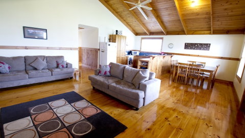 Beachport Retreat - Tourism Gold Coast 1