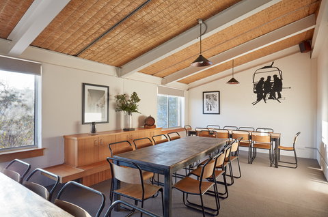 Ripparoo Ski Lodge - Tourism Gold Coast 0
