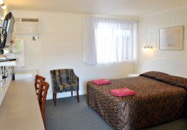 A & A Lodge Motel - Tourism Gold Coast 1