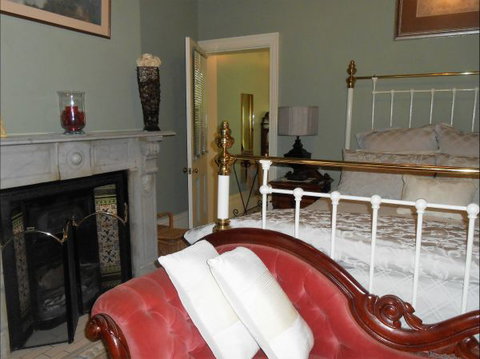 Belmont Bed & Breakfast - Tourism Gold Coast 2