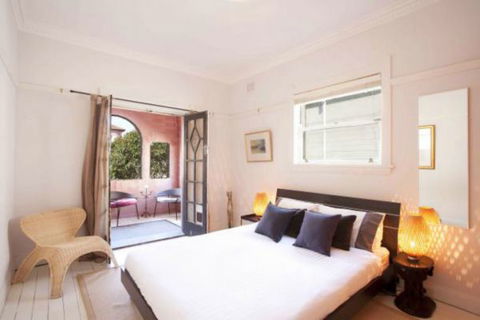Bondi Beach Breeze - Tourism Gold Coast 0