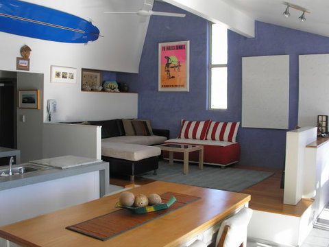 Boomers Beach House - Tourism Gold Coast 0