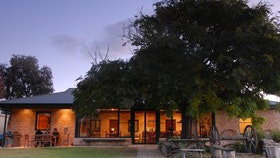 Lake Bywater Cottage - Tourism Gold Coast 4