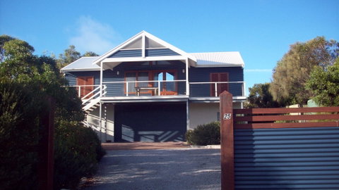 Top Deck Marion Bay - Tourism Gold Coast 0