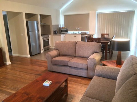 High Peaks Cottages - Tourism Gold Coast 4