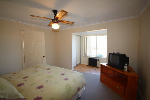 LJ Hooker Goolwa Holiday Rentals - 12 Willmett Road, Goolwa Beach - Tourism Gold Coast 2
