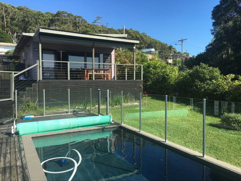Poolside At Hyams - Tourism Gold Coast 1