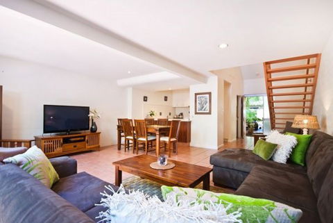 Fletcher Lane Apartments - Tourism Gold Coast 0