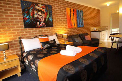 Top Of The Town Motor Inn Yackandandah - Tourism Gold Coast 4