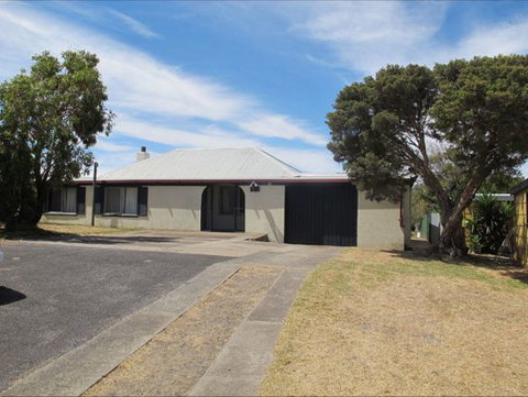 Carthew Street Holiday Home - Tourism Gold Coast 0