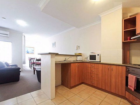 Duke's Apartments - Tourism Gold Coast 1
