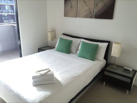 Harbour Escape Apartments Docklands - Tourism Gold Coast 7