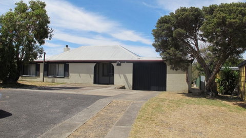 Carthew Street Holiday Home - Tourism Gold Coast 1