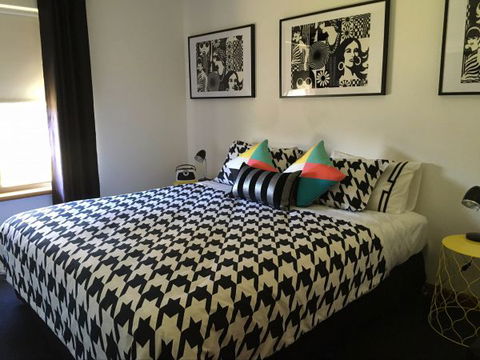 Barossa Retro BnB - Tourism Gold Coast 5