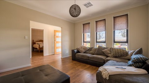 Barossa Family Holiday Home - Tourism Gold Coast 4