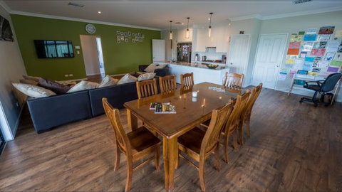 Barossa Family Holiday Home - Tourism Gold Coast 5